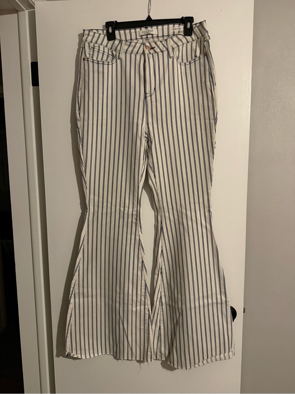 Judy Blue Striped White and Navy Super Flare Jeans 15/32